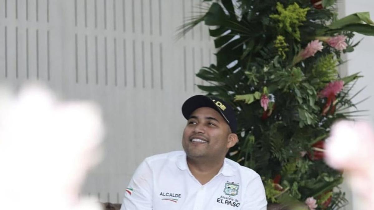 El alcalde de El Paso, César, recibió un disparo cuando estaba de camino a casa