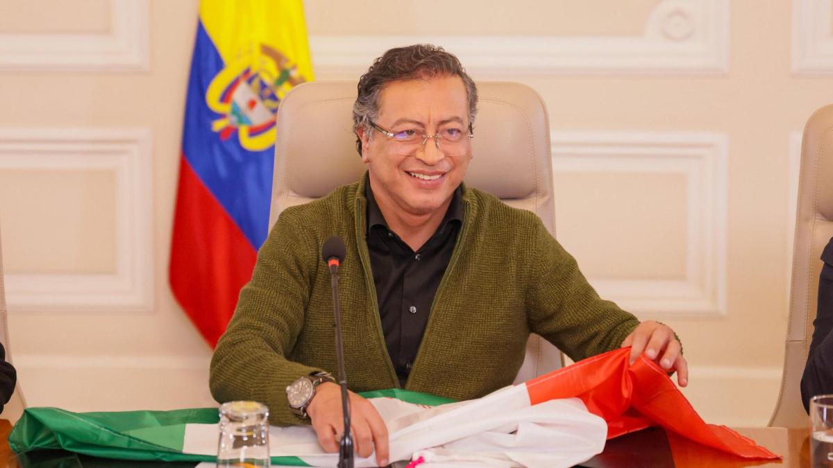 El presidente Petro dice que convocará una consulta popular con una directiva si el Senado no lo discute