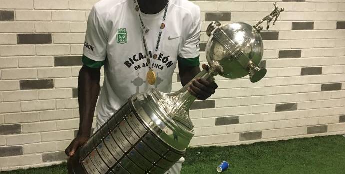 Davinson Sánchez podría salir de Galatasaray