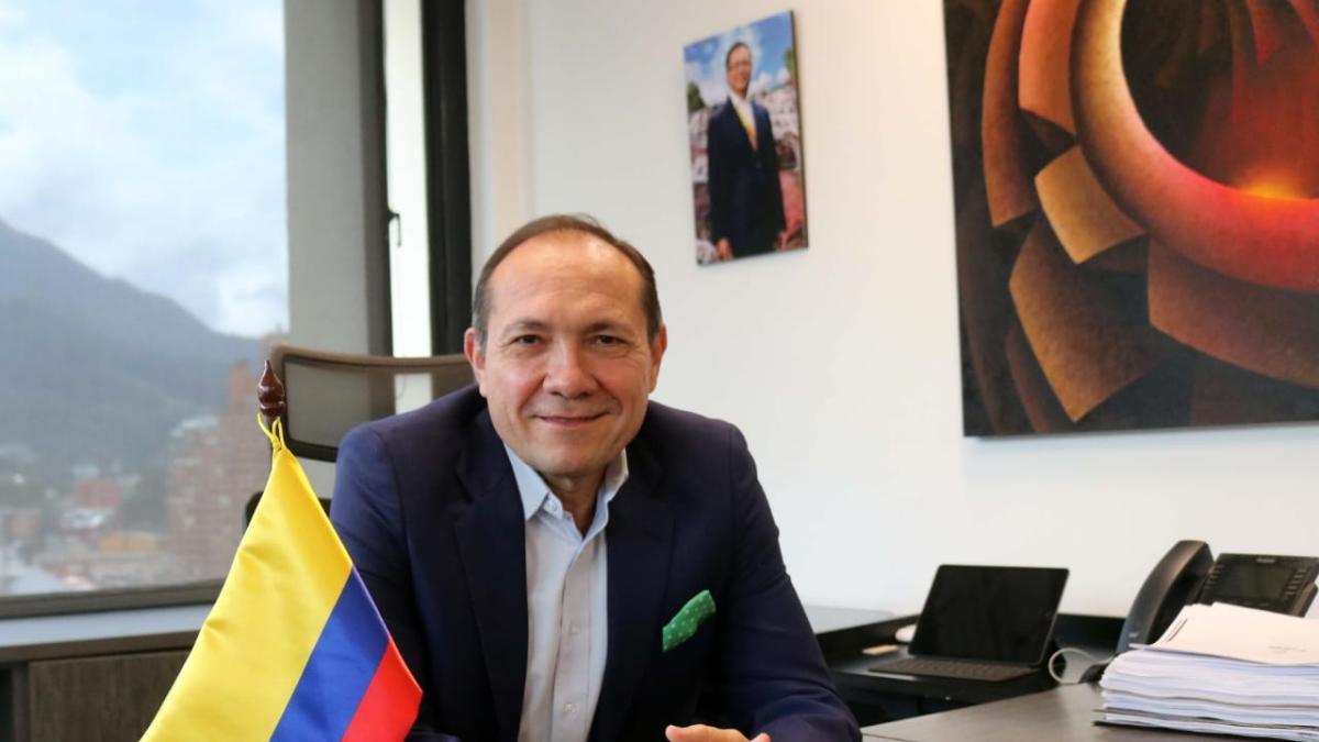 El Ministro de Trabajo envió un mensaje a los parlamentarios que dijeron que apoyan la consulta popular después de las elecciones.