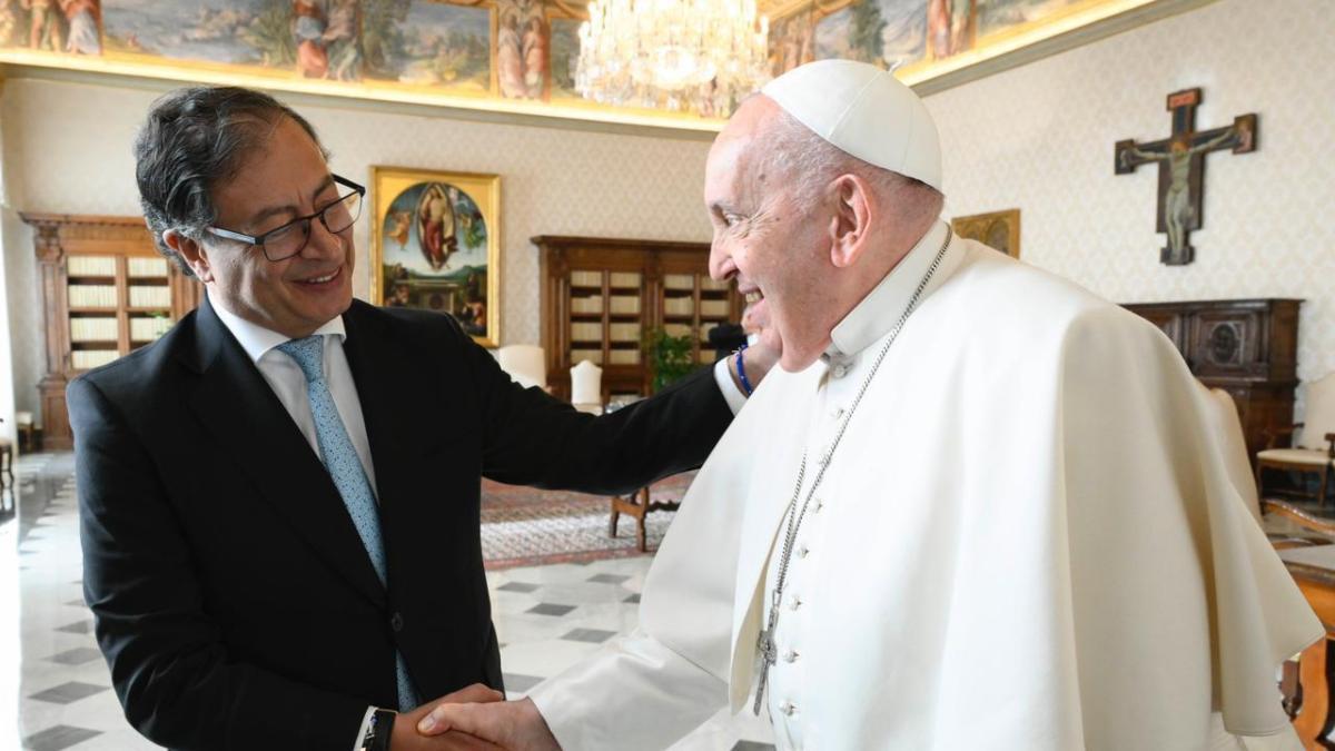 El presidente Petro descartó para ir al funeral del Papa Francisco