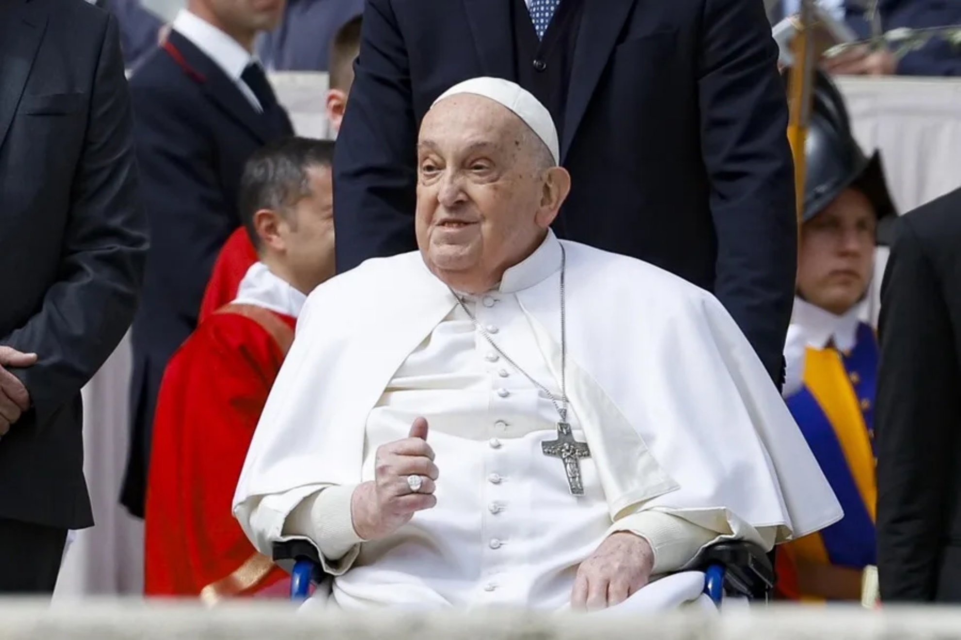 En la masa resurreccional, el Papa Francisco pidió “cesación para disparar” en Gaza
