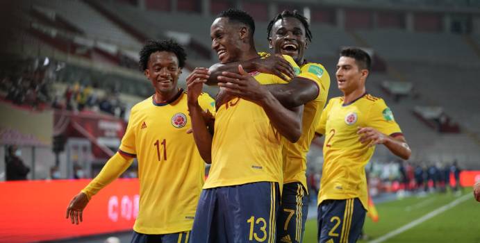 Juan Guillermo Cuadrado interesado en Cagliari