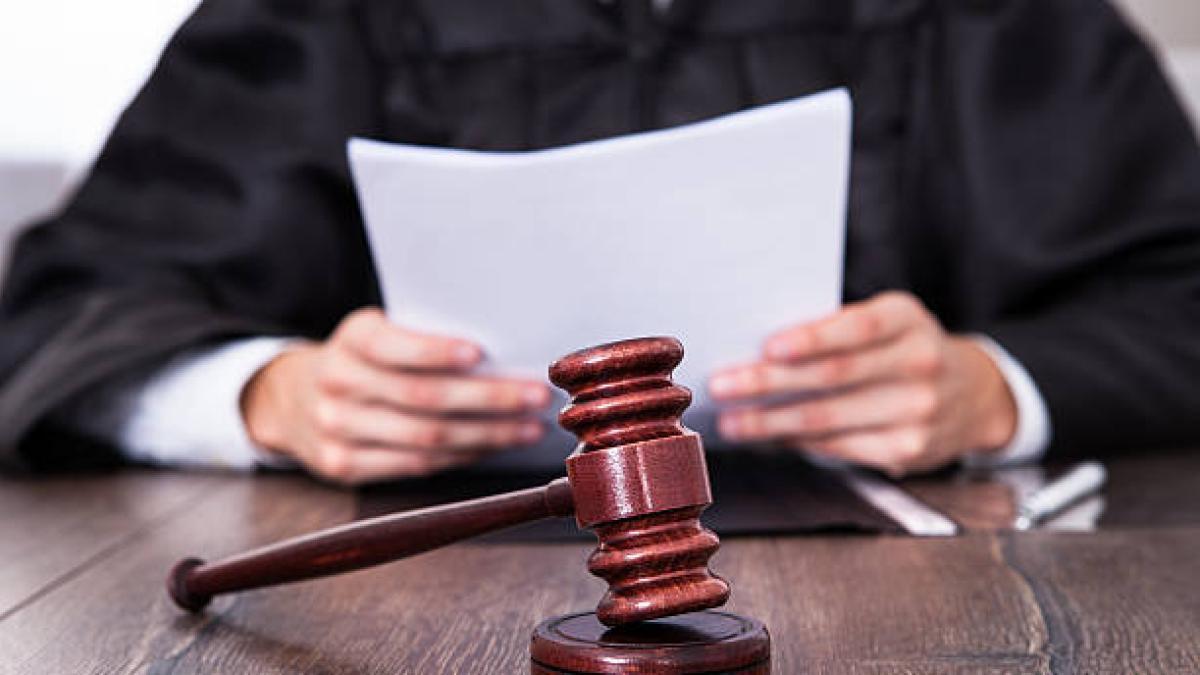 La Corte Suprema ratifica al juez que compite en caso de robo de tierras