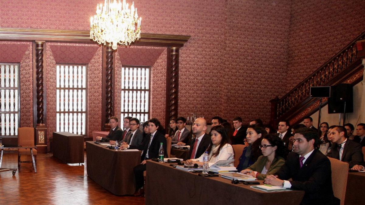 “No queremos obstaculizar el uso de la política exterior del presidente”: diplomático y consulado