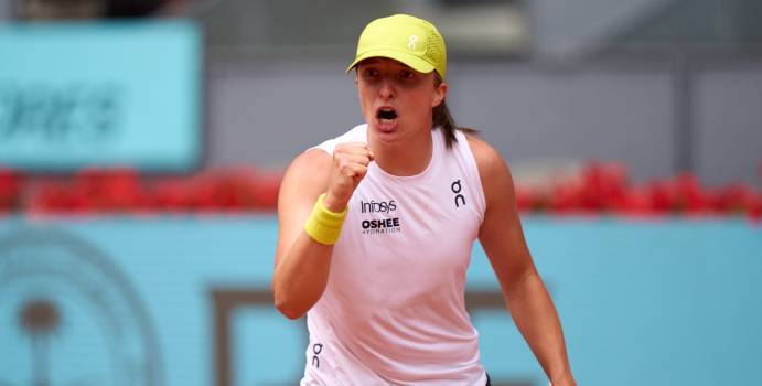 Swiatek sufrió, pero avanzó a las semifinales de los Maestros de Madrid