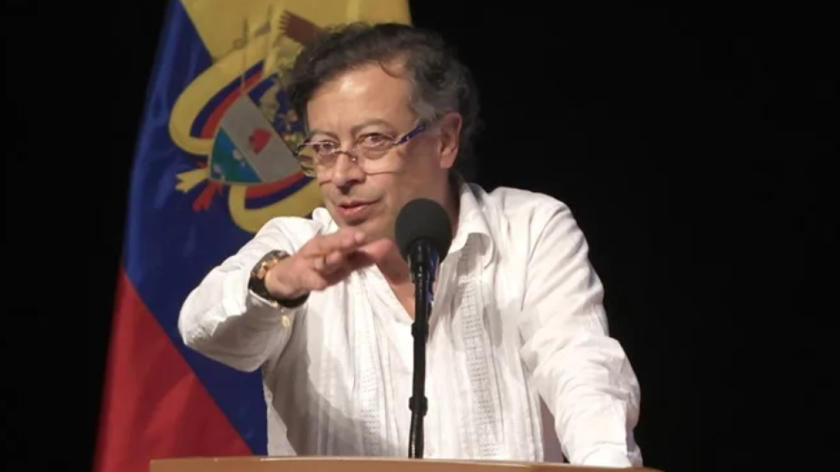 El presidente Gustavo Petro solicita más planta de energía para una consulta popular