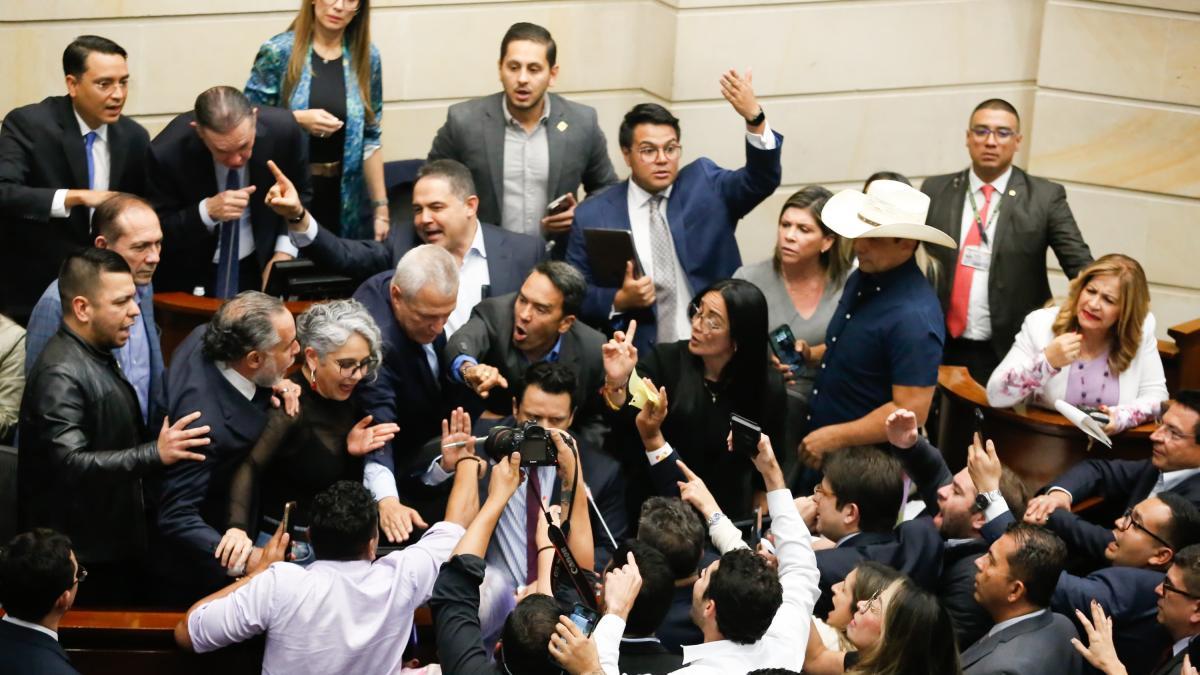 Así, la consulta se hundió