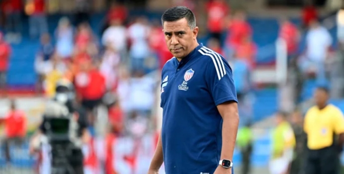 César Farías quiere firmar a un jugador que se lesione