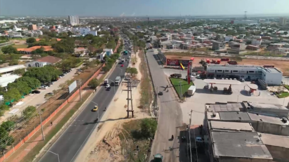 El fiscal general lleva vidrio de agrandamiento

 – En la mira