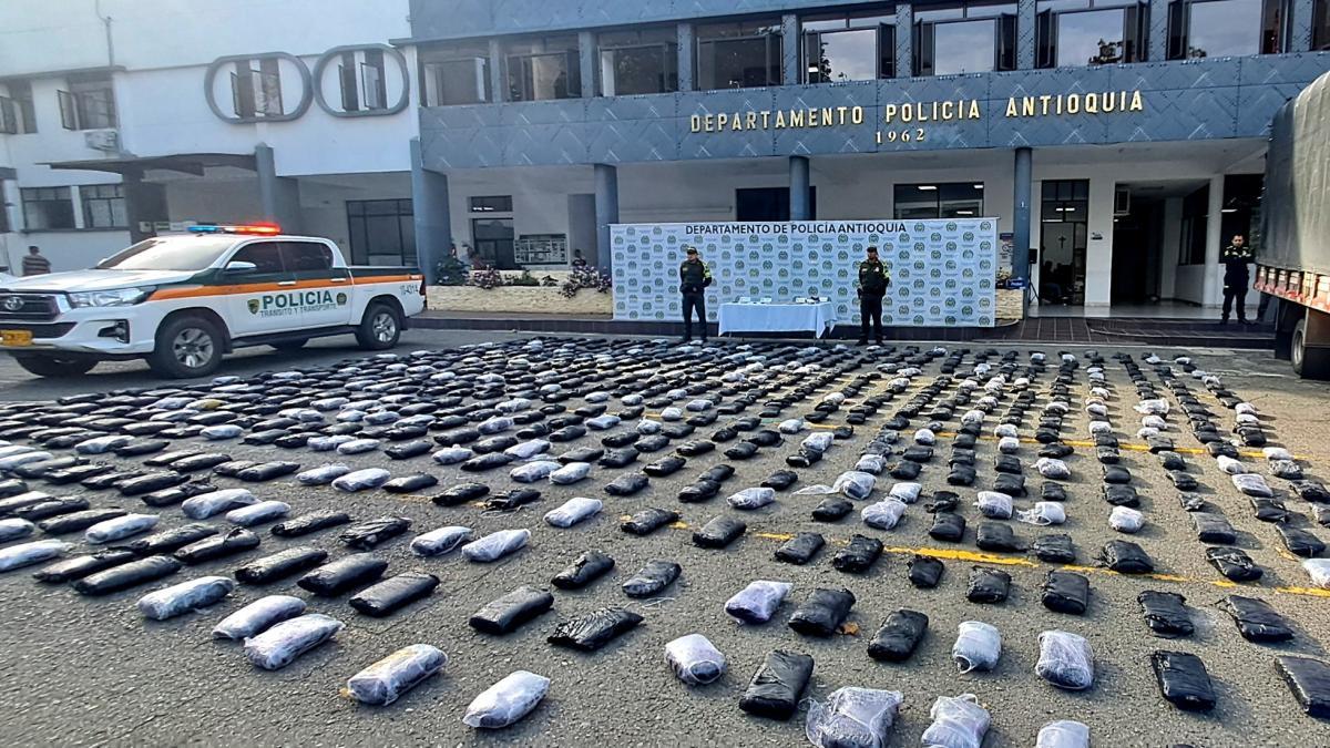 El hombre fue capturado más de la mitad de un tono de marihuana oculta al cargar el camión en Antioquia

 – En la mira