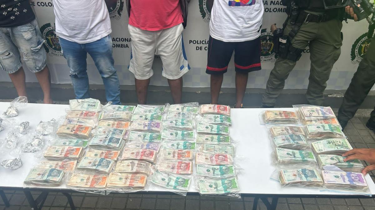 El líder simulado como conductor de pasajeros

 – En la mira