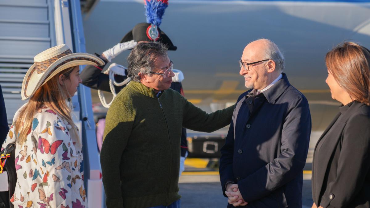El presidente Gustavo Petro vino a Roma para asistir a la misa que marca el comienzo del Papa Leo XIV