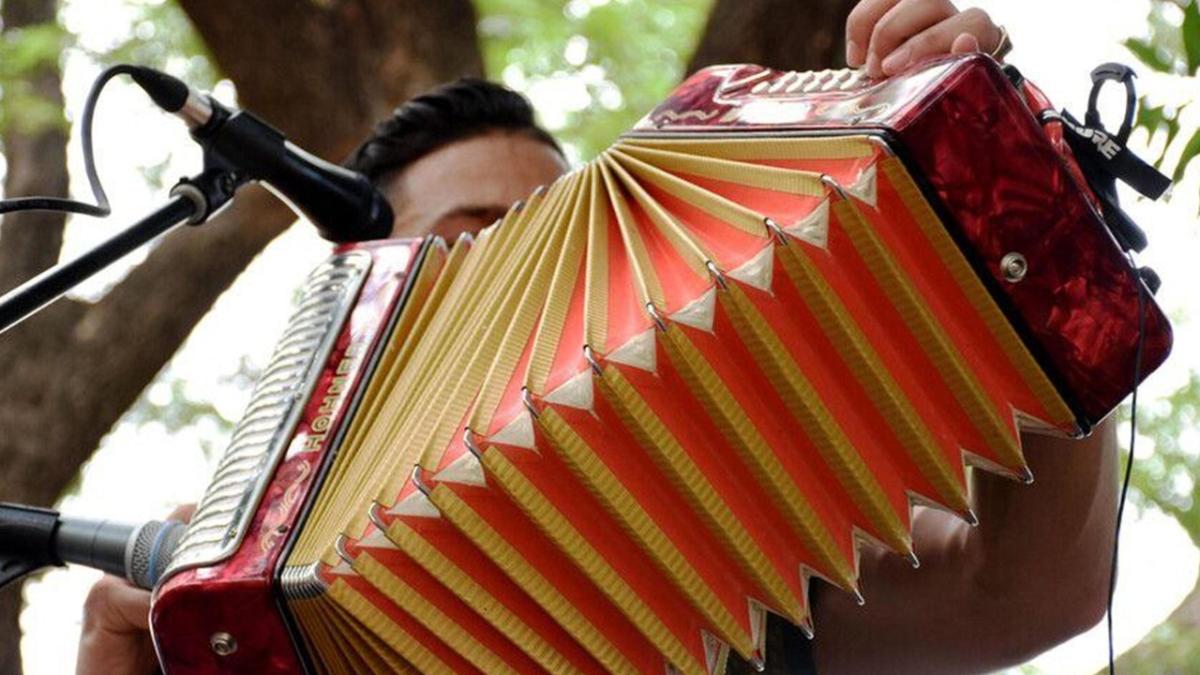 En ese momento, Valledupar Crown New King Vallenato