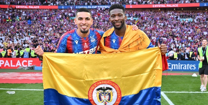 Daniel Muñoz y Jefferson Lerma Champions of the FA Cop