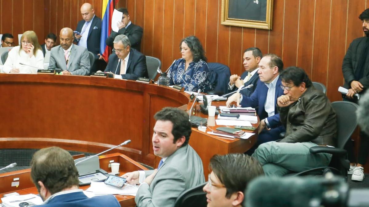 “Si se aprueban las reformas laborales, entonces no tiene sentido proclamar una consulta popular”: Juan Felipe Lemos

 – En la mira