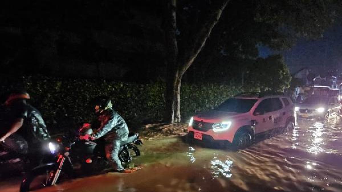 Situaciones de crisis de un fuerte aguacero en todo