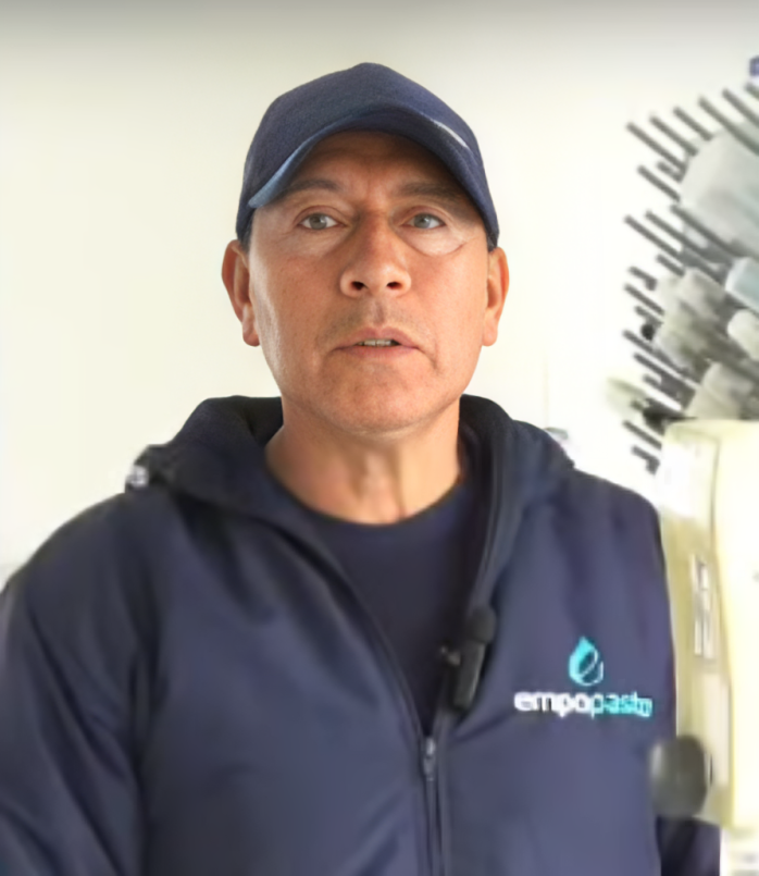 Planta de tratamiento de agua moderada en la hierba – 

 – En la mira