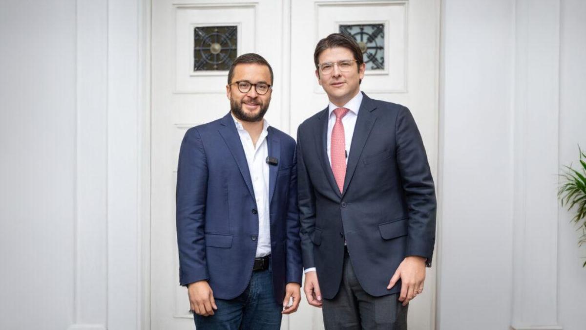 Ministro duro de la historia que estaba con Miguel Uribe

 – En la mira