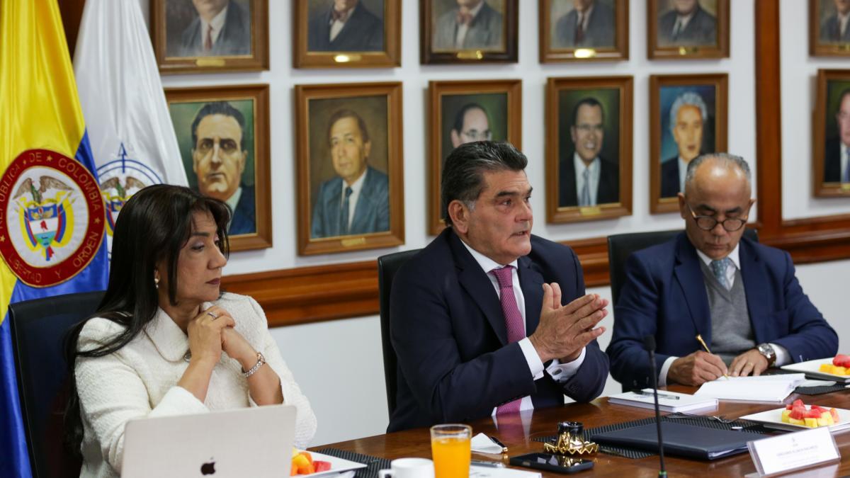 ¿Es el abogado Eljach un mediador entre las partes y la gerencia de Petro después de una crisis con un ataque contra Miguel Uribe?

 – En la mira