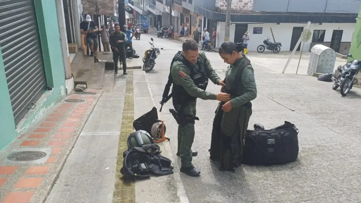 Desactivar un explosivo a 100 metros de la estación de policía de Valdivia

 – En la mira
