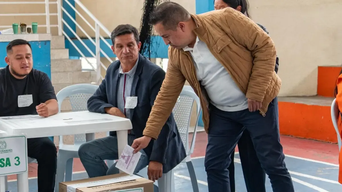 se abren las urnas para definir el nuevo gobernador – En la mira
