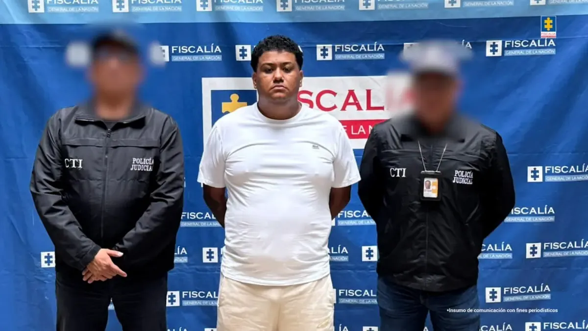 El agente Traffic Medellín le preguntó al millonario a cambio de posiciones falsas en la secretaría de movilidad

 – En la mira