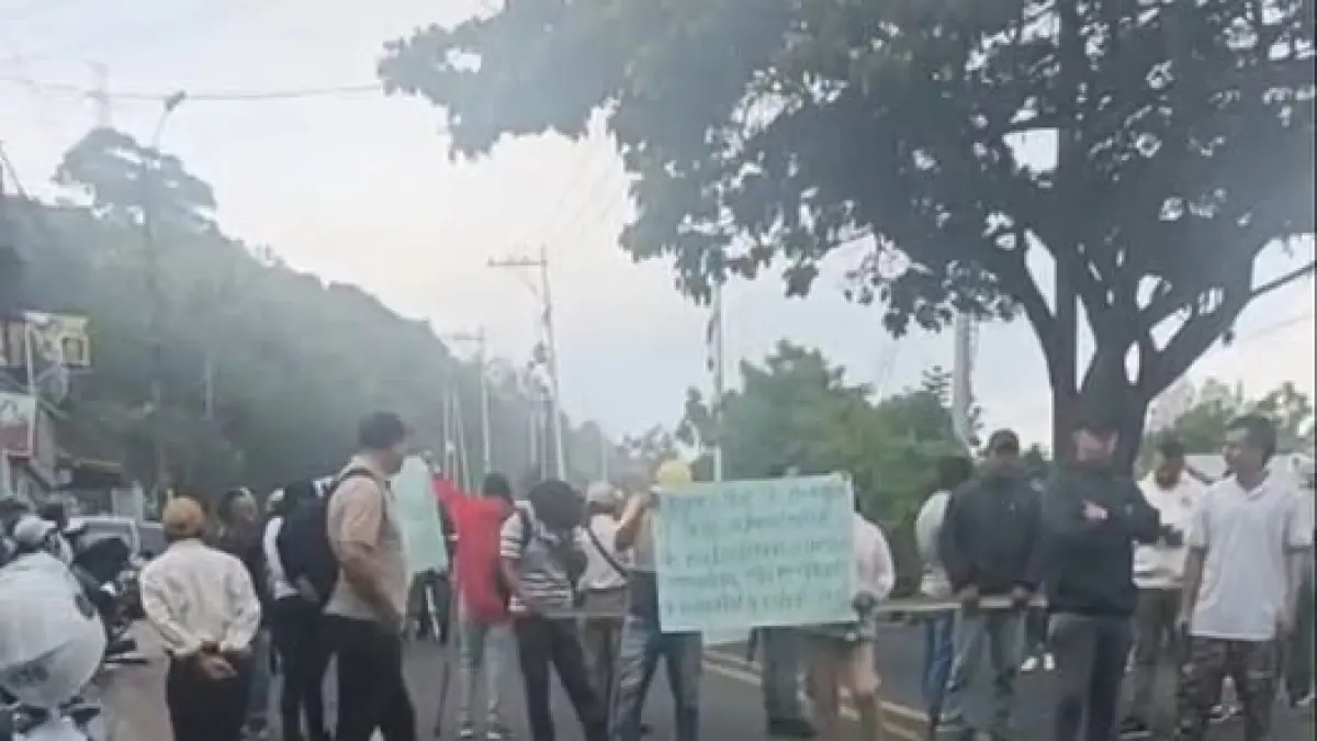 ¿Por qué la comunidad de la zona rural de Cali bloquea el camino a Buenaventura? Esto explicado en el distrito del alcalde

 – En la mira