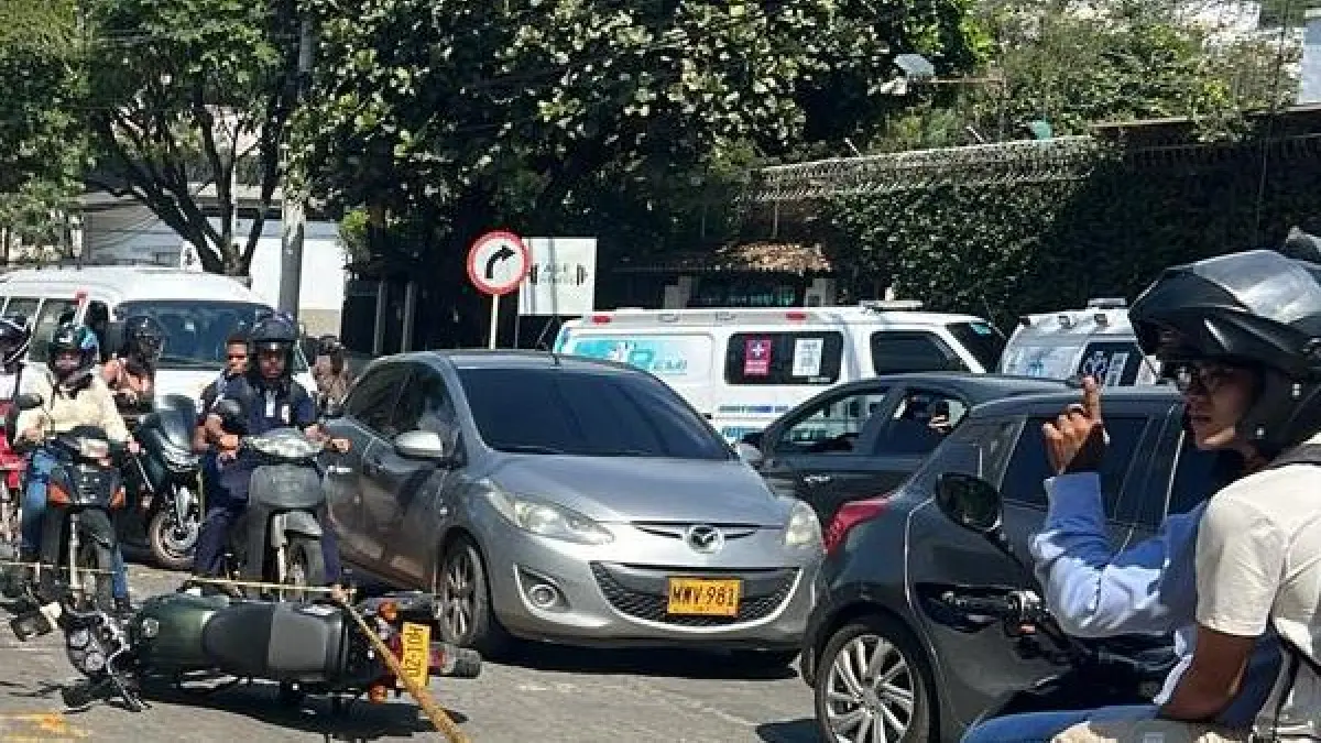 El motociclista murió y dos heridos fueron

 – En la mira