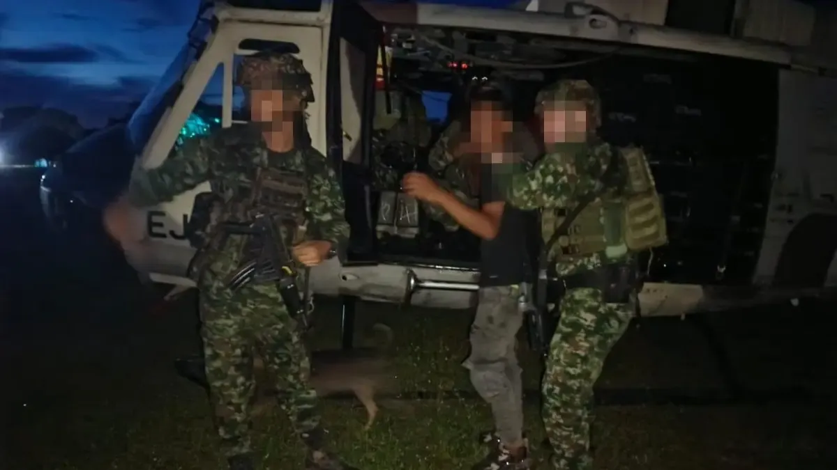 El ejército salva a 4 menores en manos de disidentes en el sur de Bolívar, mientras que el soldado muere en un ataque con drones

 – En la mira