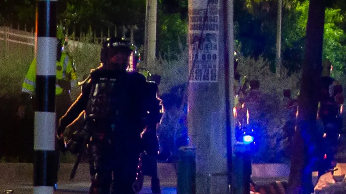 No pueden estar en la calle después de las nueve

 – En la mira