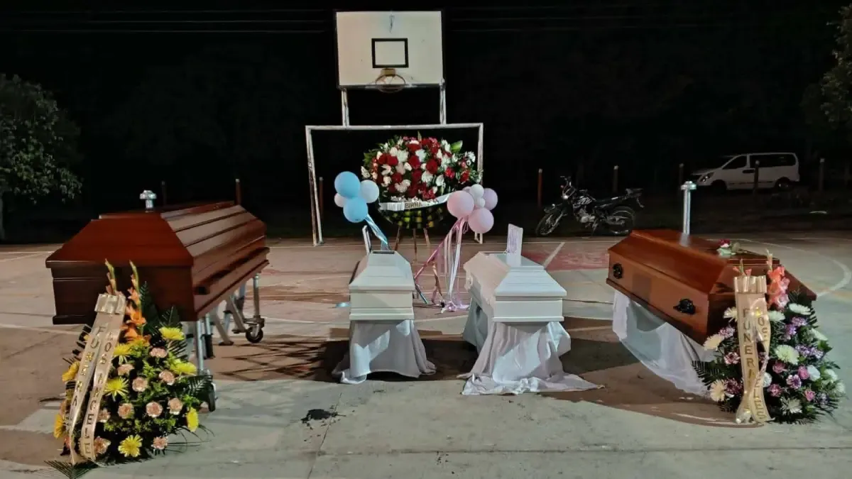 Encuentran los cuerpos de los padres y dos hijos de 5 y 2 años.

 – En la mira