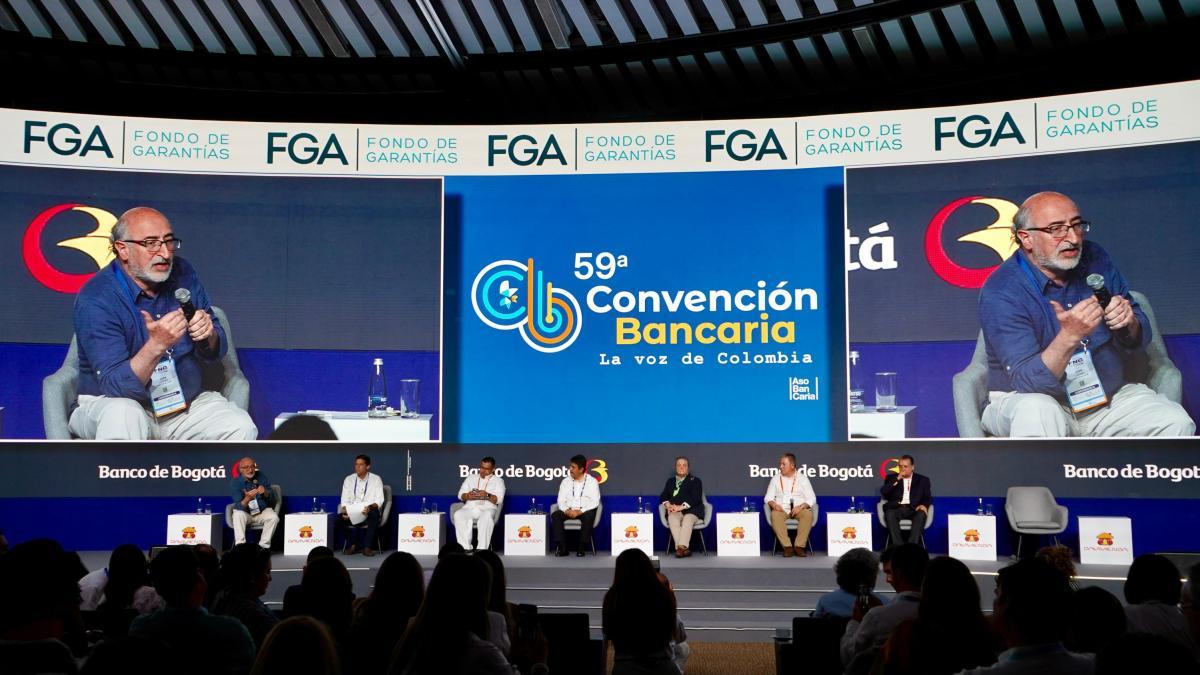 Crónica del foro acalorado en Cartagena entre los parlamentarios y el ministro Armando Benedetti

 – En la mira