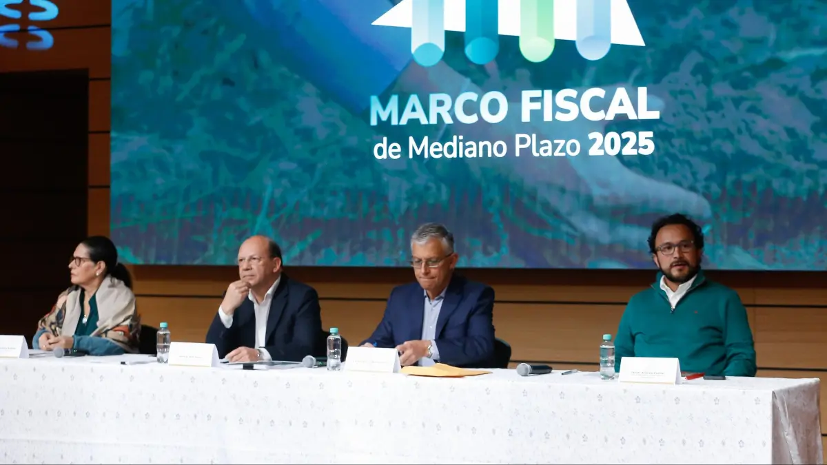 El anuncio de las nuevas reformas fiscales y la suspensión fiscal del Consejo Fiscal deja las críticas del Parlamento

 – En la mira