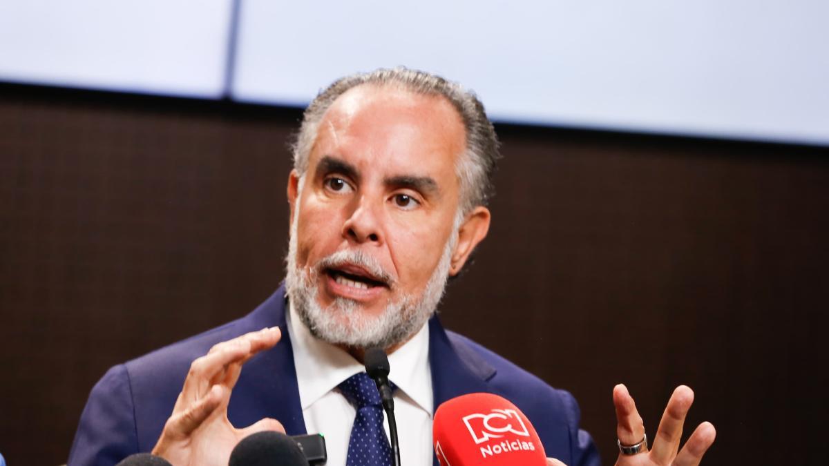 El ministro Armando Benedetti dice que ya hay un borrador del borrador para convocar la consulta popular

 – En la mira