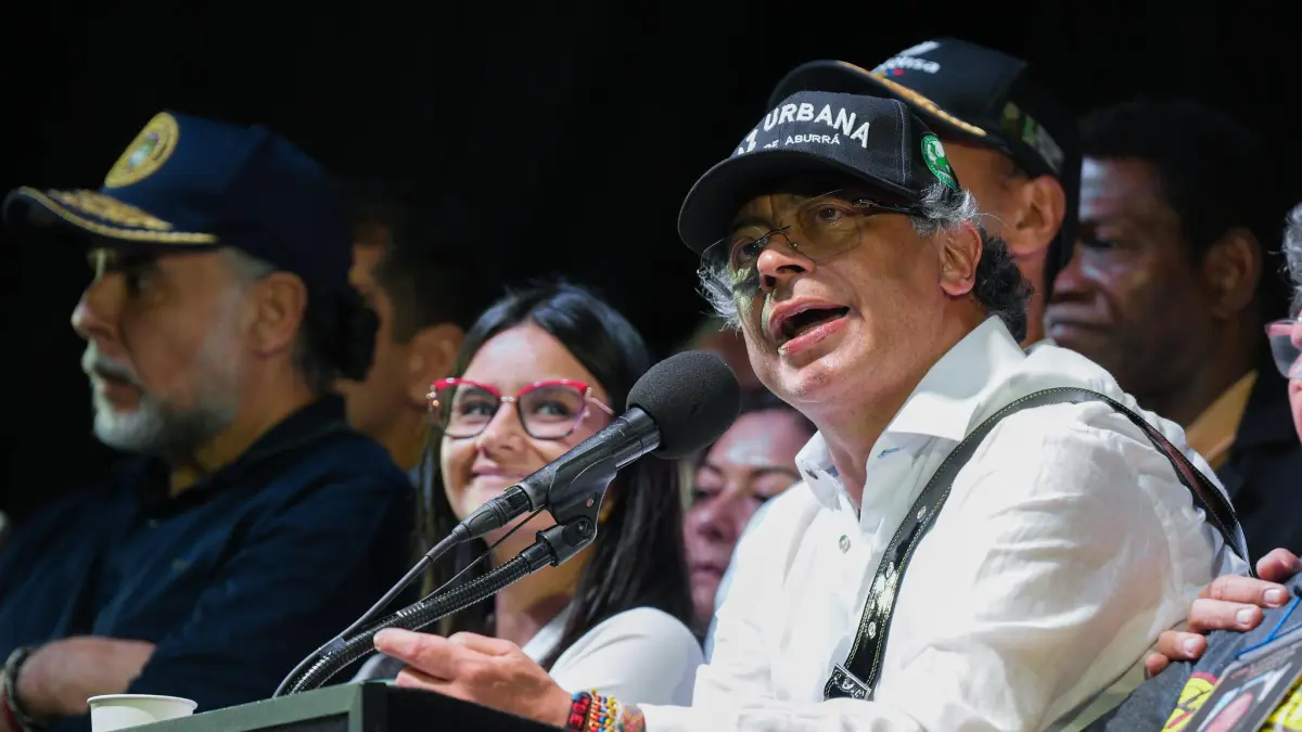 Asocapitales sale en apoyo del alcalde de Federico Gutéérrez por las acusaciones del presidente Petro

 – En la mira