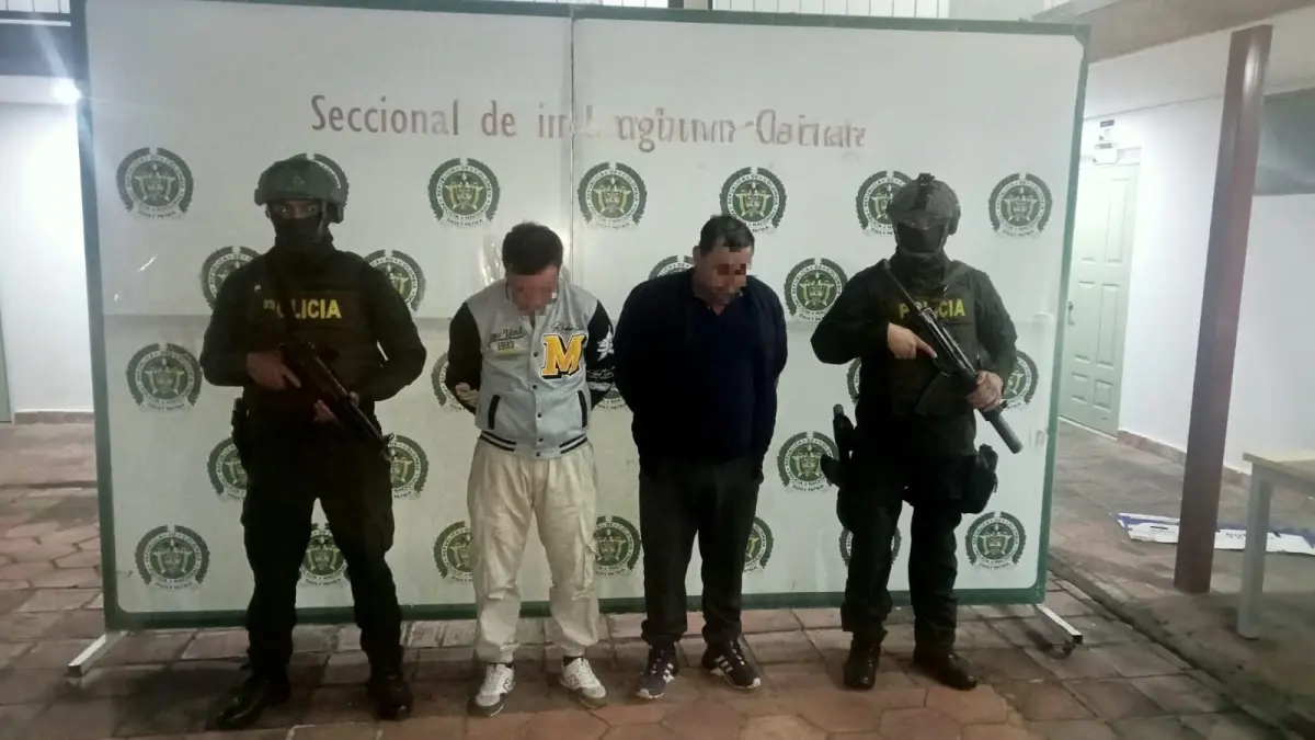 Encuentran un camión cargado de rifles, municiones y uniformes militares

 – En la mira