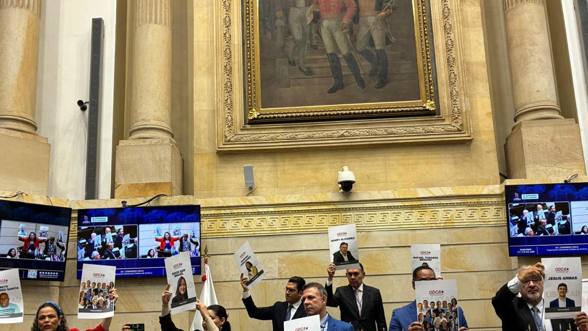 Ephrain Cepeda reitera la irregularidad de la consulta popular en el Congreso de OCDA que se llevó a cabo en Bogotá

 – En la mira