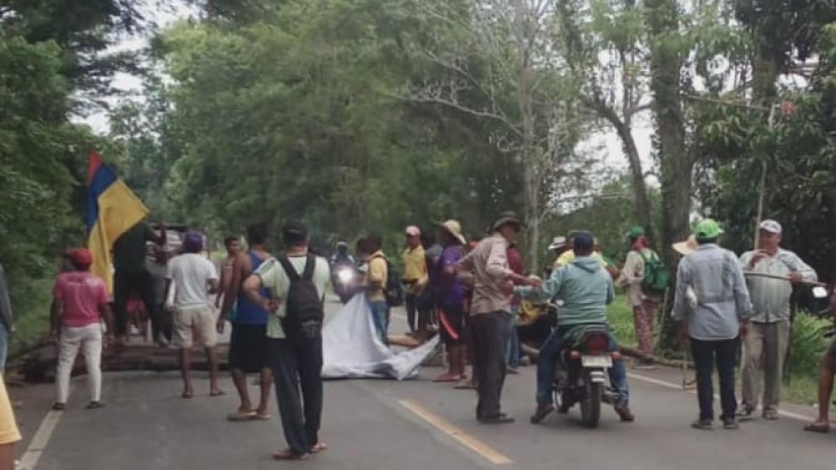 Los campesinos bloquean el mar exigiendo el suelo invadido por el nativo

 – En la mira