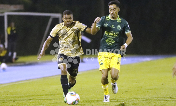 Junior roba la bomba de firma para millonarios

 – En la mira