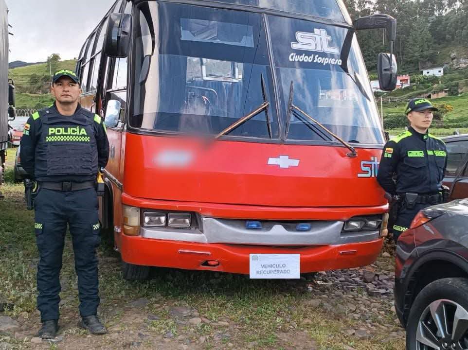Transporte ilegal en pasto: autobús confiscado con identificación falsificada – 

 – En la mira