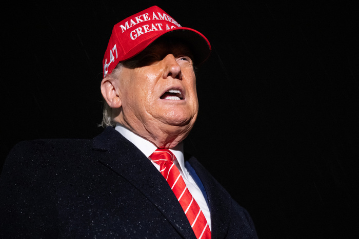 Traco de Trump – Bottom

 – En la mira