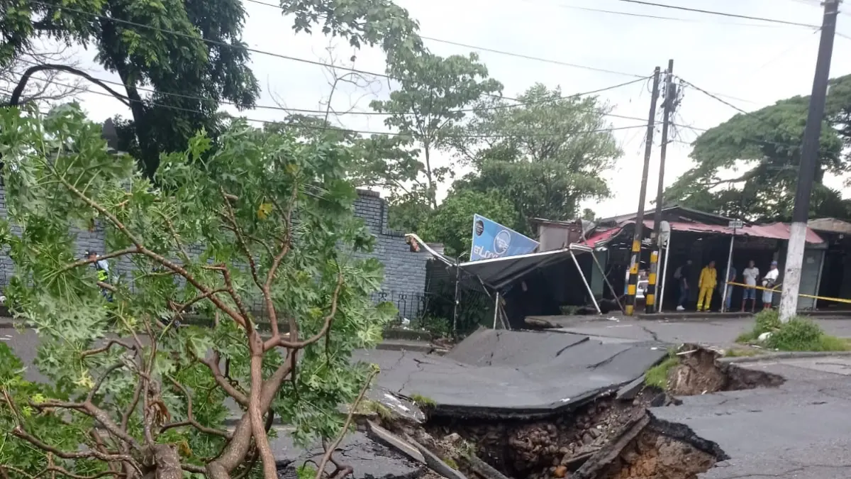 El puente cayó y hay 18 puntos con una crisis en la lluvia; ¿Y el camino a Bogotá?

 – En la mira