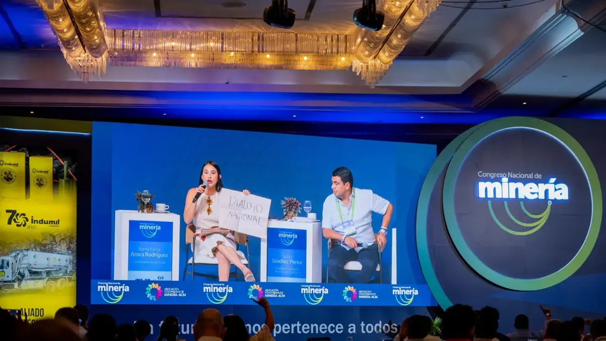 El nuevo pulso, que aparece entre la gerencia y la legislativa, se referiría al borrador de la nueva ley minera

 – En la mira