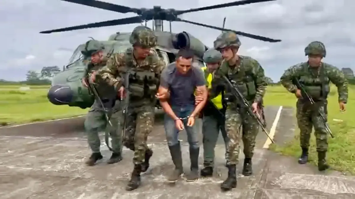 La comunidad trató de prevenir el hombre peligroso de los disidentes.

 – En la mira