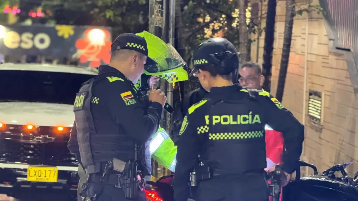 Están buscando un extranjero en Medellín, que atacó a su compañero con un cuchillo y le dio 27 puñaladas, y luego escapó del lugar.

 – En la mira