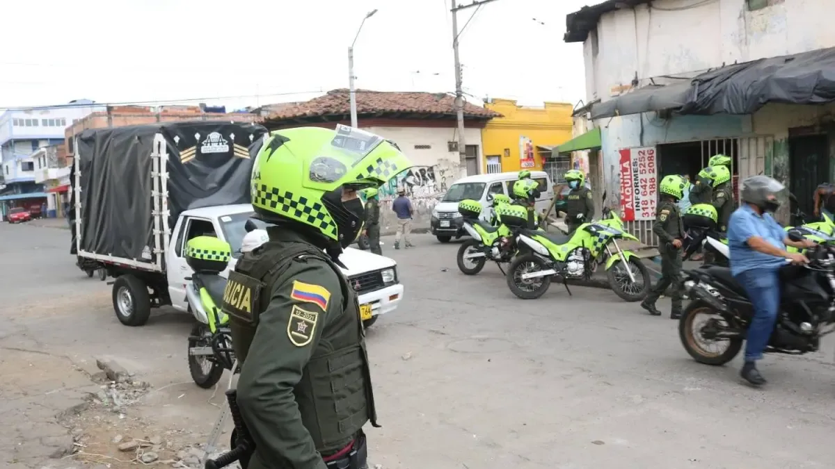 Esto es lo que se sabe sobre disparar; ¿Por qué dos personas armadas?

 – En la mira