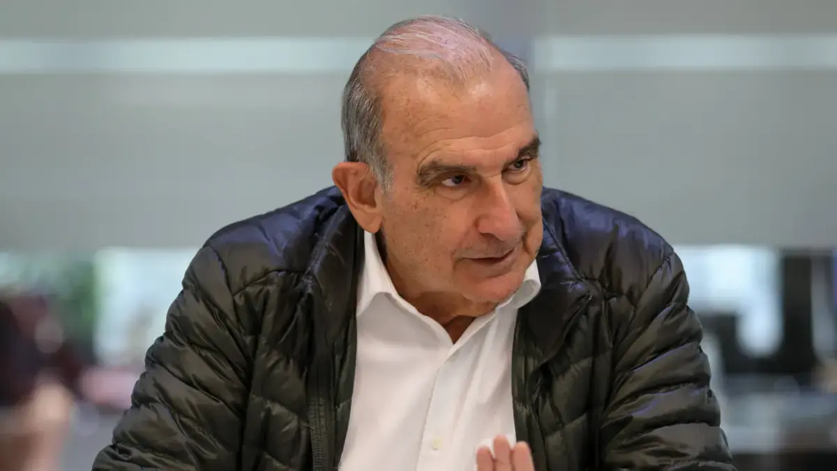 Variedad de advertencia de Humberto de la Calle en la selección del nuevo Comisionado del Tribunal Constitucional del Condado

 – En la mira