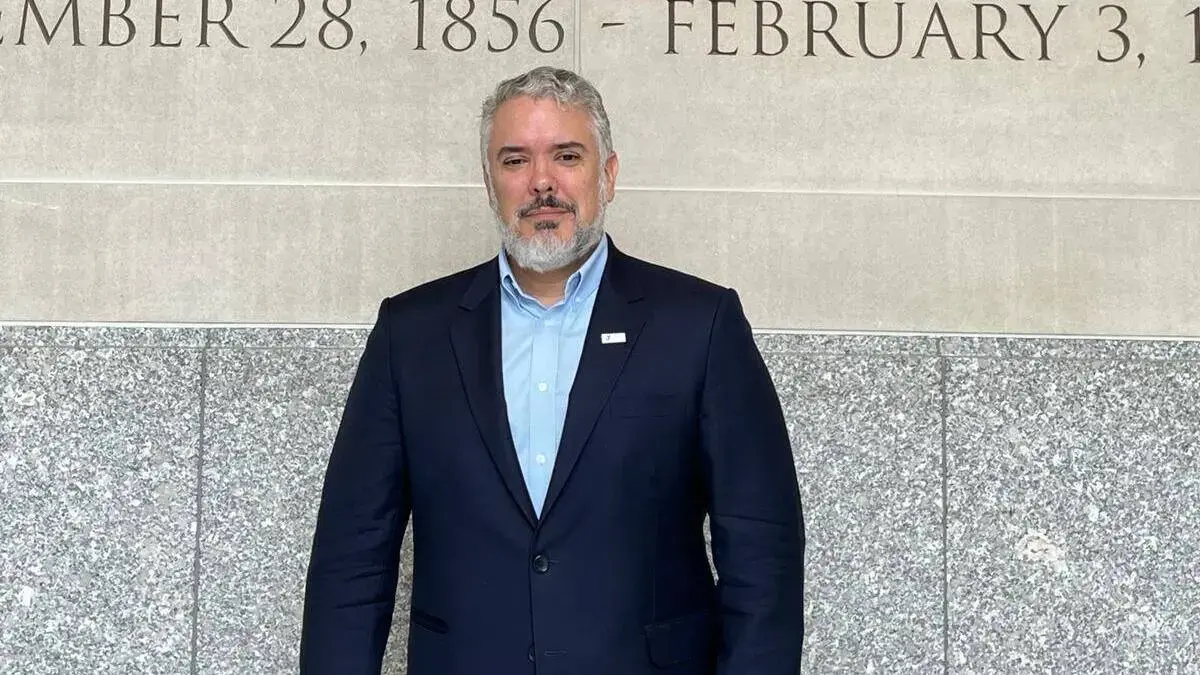 Iván Duque responde a los ataques del presidente Gustavo Petro contra su gobierno – En la mira
