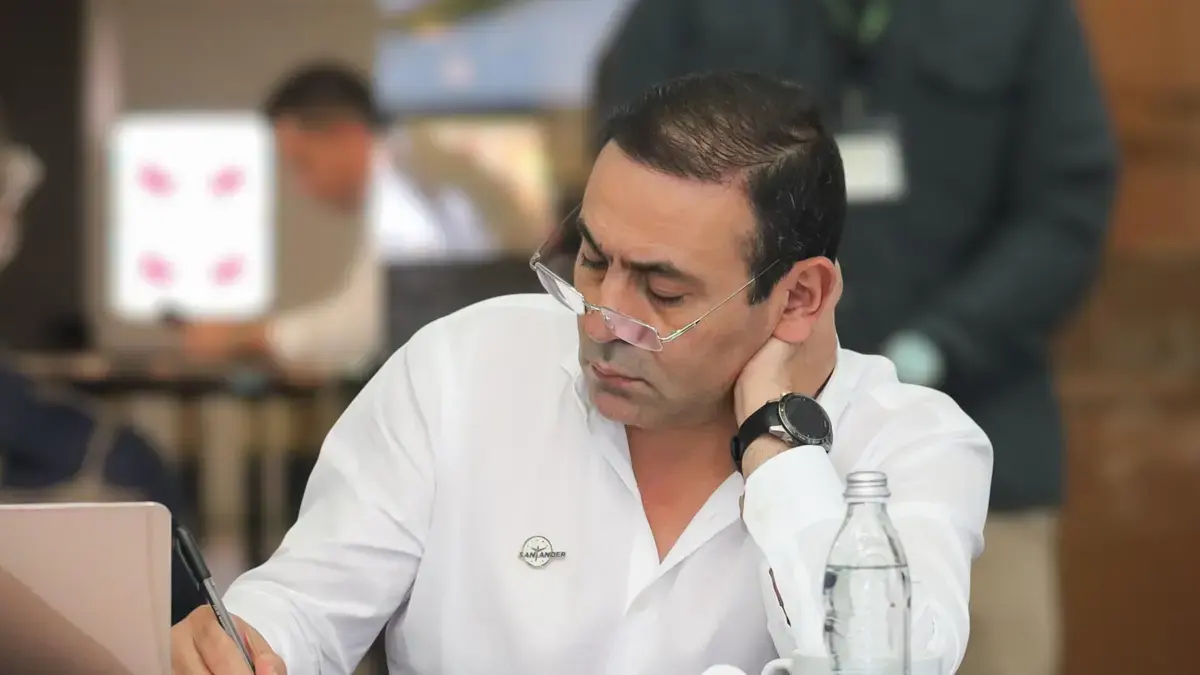 El gobernador de Santander abrió el impuesto sobre la tasa de seguridad en efecto económico, que la reforma del gobierno de Petro

 – En la mira